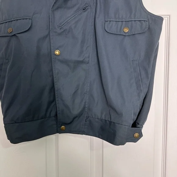 Men's Vest - Picture 7 of 14